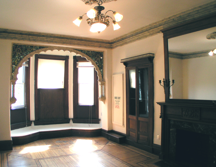 1401 Madison #5 - Living Room